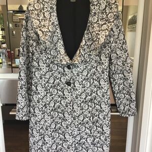 Peter Nygard, size Medium, black/white floral design